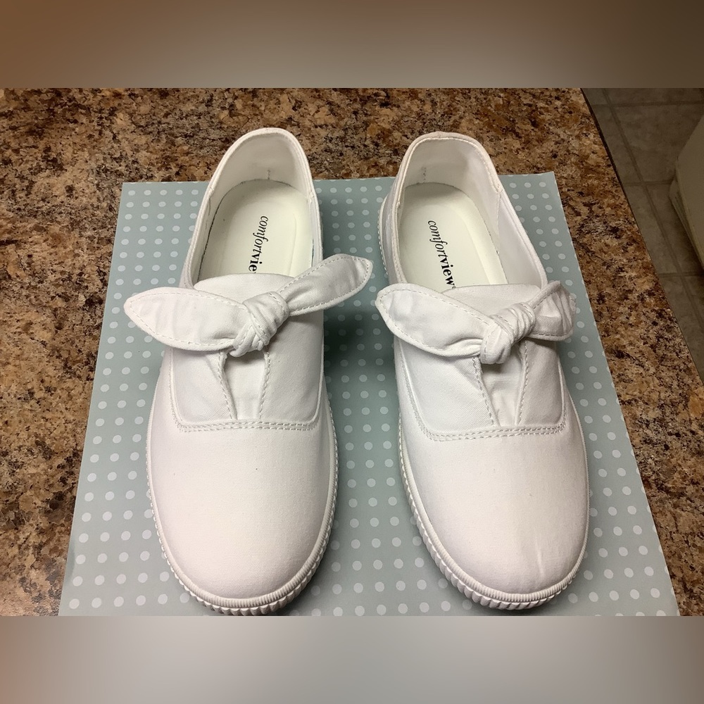 *NEW* comfort view no lace tennis shoes